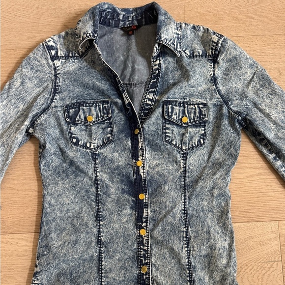 G by GUESS acid wash button down size XS - Picture 3 of 10